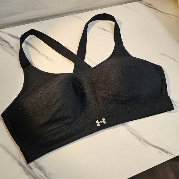 Under Armour Sports Black Bra Racer Back Adjustable Straps Style 1372559 Womens - Picture 3 of 12
